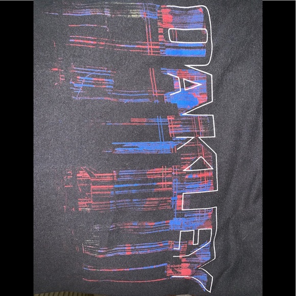 Oakley red/white/blue on black t-shirt grid lines - Picture 3 of 5